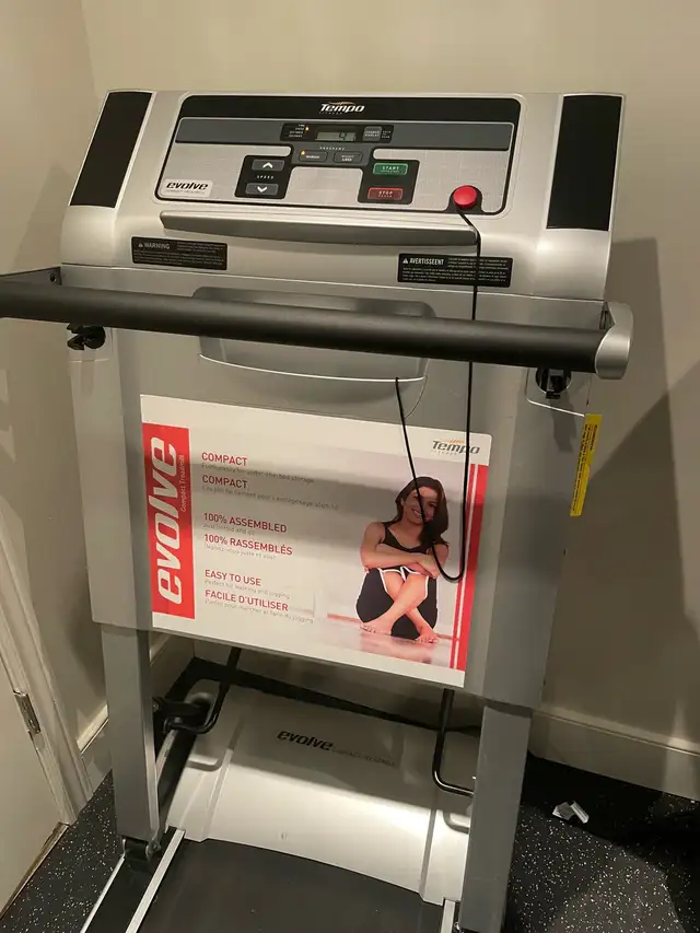 Tempo Evolve fold-away treadmill in Exercise Equipment in St. Catharines - Image 4