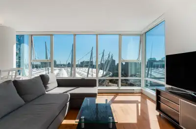 Starting from $1,300 up to $2,300 per month Private furnished bedrooms available in a shared downtow...