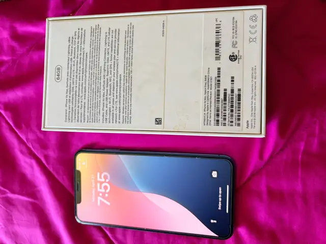 iPhone XS max in Cell Phones in Cornwall - Image 9