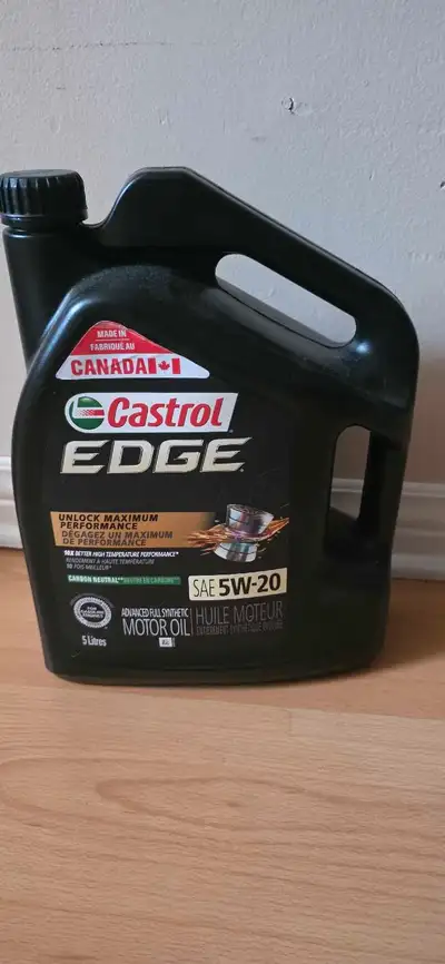 Bonjour. À vendre huile moteur Castrol edge 5L. W5-20