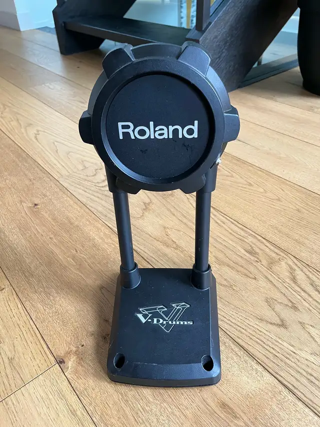 ROLAND KD-9 electronic kick drum in Drums & Percussion in City of Toronto - Image 2