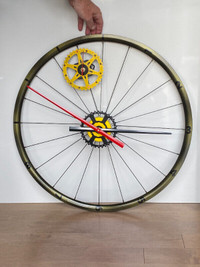 horloge roue de vélo recyclée