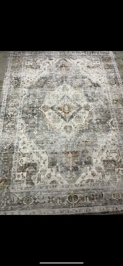 Plusieurs tapis neuf , View more