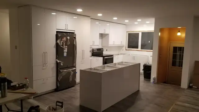 Kitchen cabinets.64319062388097122