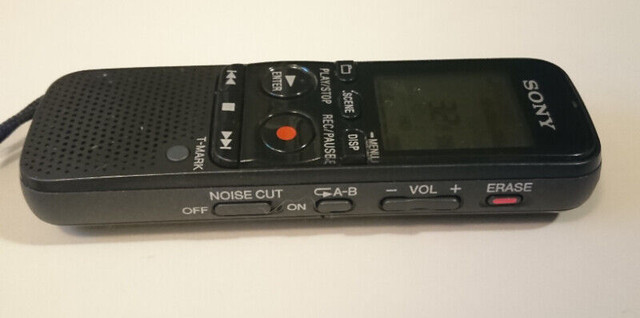 Vintage Sony IC Recorder ICD-PX333 Handheld Recorder in Arts & Collectibles in Oshawa / Durham Region - Image 4