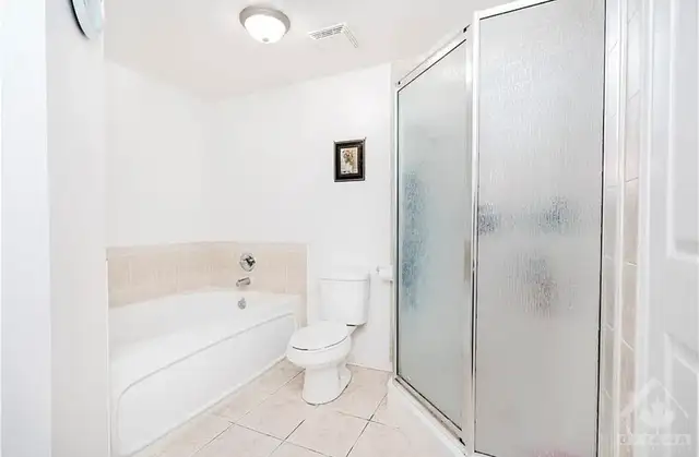 For rent master’s bedroom in a nice condo in Room Rentals & Roommates in Ottawa - Image 17