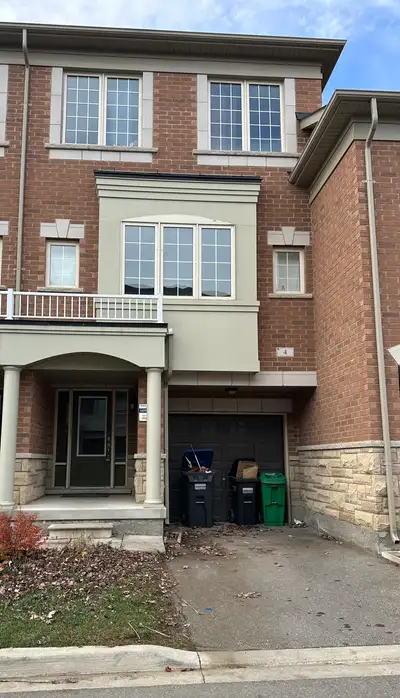 Beautiful Townhome for Rent – Prime Brampton Location Steeles & Mavis (Near Sheridan College) Availa...
