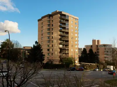 FULLY FURNISHED EXECUTIVE CONDO – LOWER LONSDALE 2 Bed | 2 Bath | Pool | Gym | Parking | $3600/month...