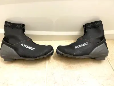 Atomic Cross Country Ski Boots Size 38 2/3 Eur Bottes de Ski, View more