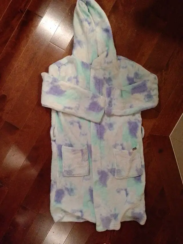 vente de vêtements fille 8 ans et garçon 10 an in Kids & Youth in Longueuil / South Shore - Image 2