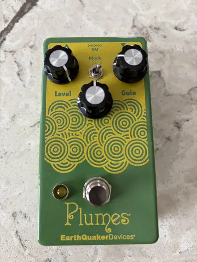 With original box. Velcro on back. Shipping in Canada for $20. From EQD: Plumes is a low to medium g...