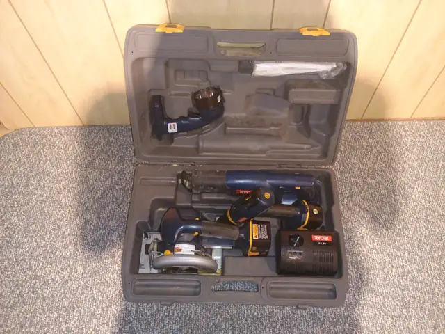 Ryobi tool set flashlight, drill, reciprocating saw, skil saw in Power Tools in Markham / York Region - Image 2