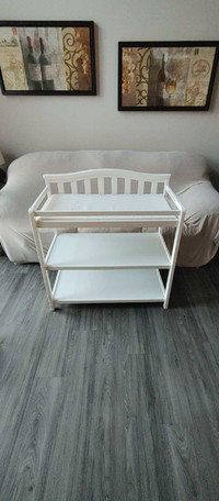 Real wood baby change table in great condition
