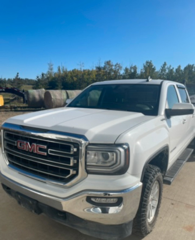 2018 GMC 1500 Low Kms in Cars & Trucks in Grande Prairie