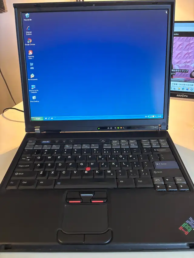 vintage IBM Thinkpad t42 in Laptops in Oakville / Halton Region - Image 5