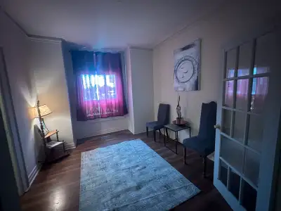 room on st clair and keele