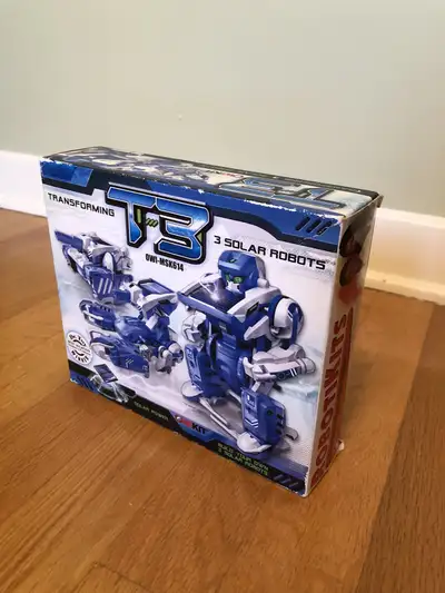 Brand New, T3 transforming solar robots . Build your own Solar Robots The box has never been opened,...
