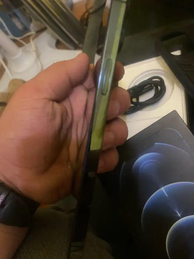 Apple iPhone 12 Pro Max in Cell Phones in City of Toronto - Image 5