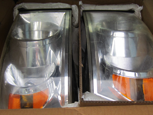 2007 Dodge Headlights in Auto Body Parts in Quesnel