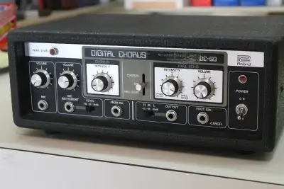 Vintage used digital chorus with echo delay effect excellent condition Willing to ship Able to deliv...