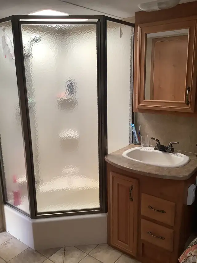 Roulotte à sellette (Fifth Wheel) Keystone Laredo 29 pieds in Travel Trailers & Campers in Lévis - Image 10