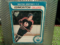 Wayne Gretzky Rookie Hockey Card & (800+) cards & other items