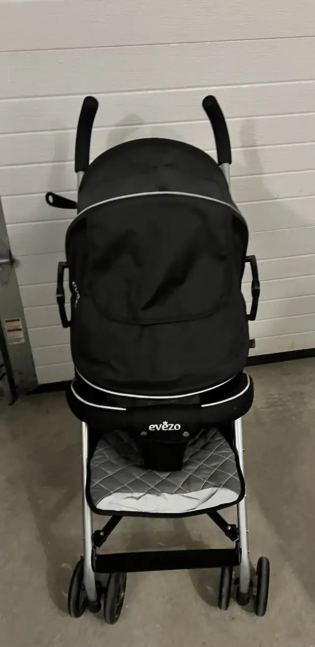 Evezo Umbrella Stroller in Strollers, Carriers & Car Seats in Kitchener / Waterloo - Image 4