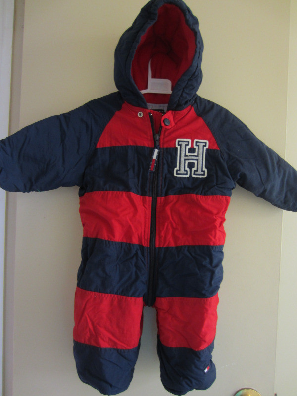 SNOW SUIT SIZE 6 MONTHS-12 MONTHS in Clothing - 6-9 Months in Mississauga / Peel Region