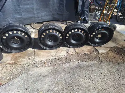 Set of Rims that fit many Vehicles. Came off 2019 Toyota Rav4. Priced adjusted to $100