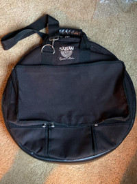 Heavy duty cymbal bag with dividers