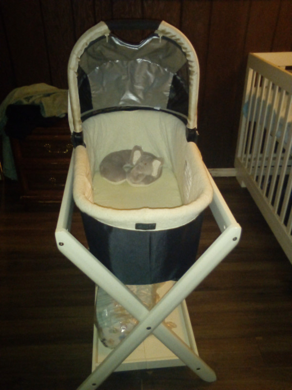 Uppababy Bassinet in Cribs in Windsor Region - Image 2