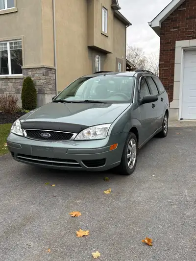 2005 Ford focus SE Price negotiable, willing to sell for parts , contact me. Selling as is. Comes wi...