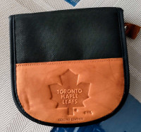 Brand new Toronto Maple Leafs LEATHER/NYLON EMBOSSED CD CASE