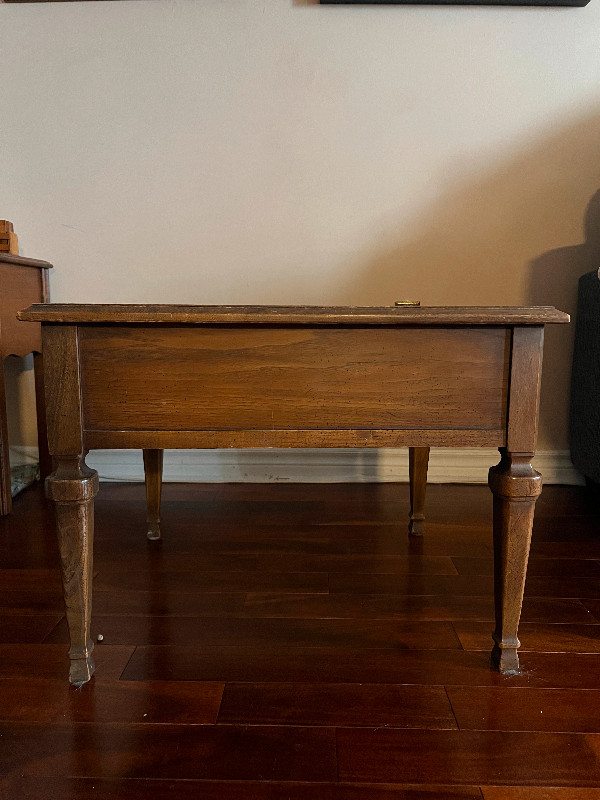 Antique End Table in Other Tables in City of Toronto - Image 3