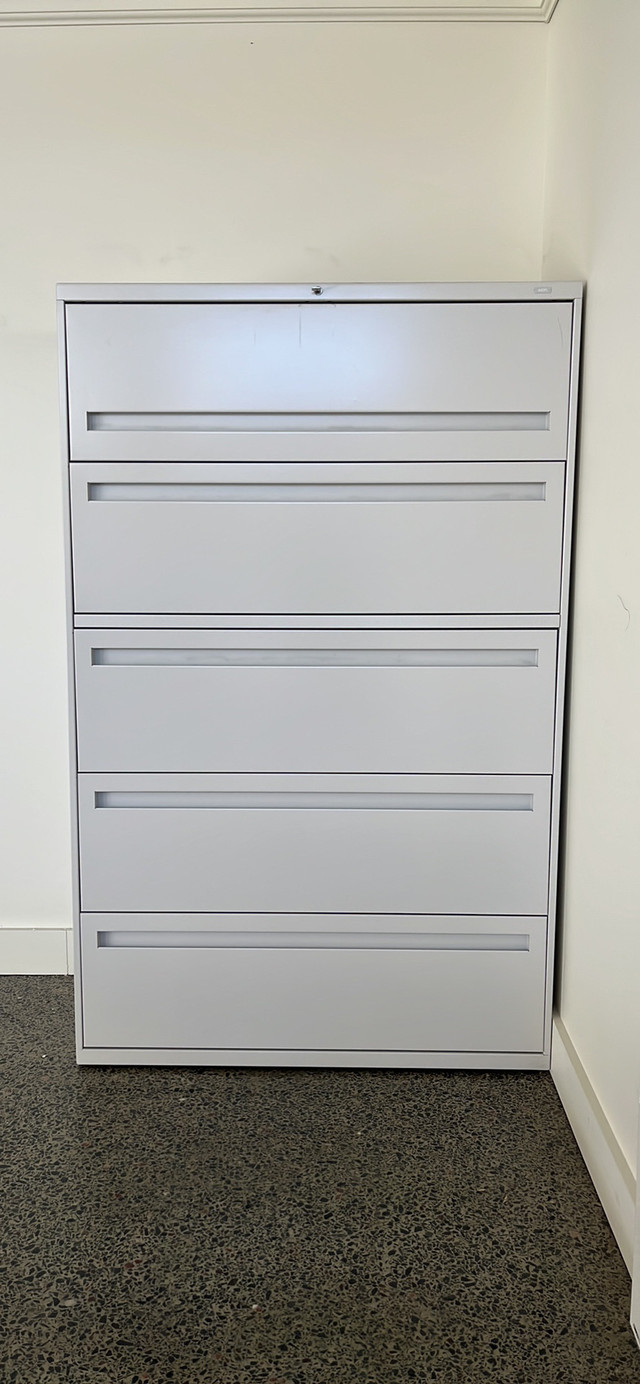 ALLSTEEL 5-Drawer Lateral File Cabinet. Classeur à 5 ​​tiroirs in Bookcases & Shelving Units in City of Montréal - Image 4