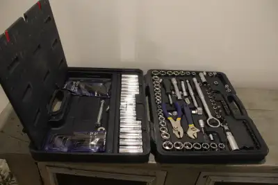 Ensemble rachet 1/4 et 1/2 Mastercraft, View more