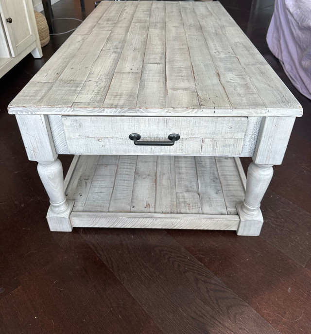 Solid wood Ashley coffee table farmhouse style in Coffee Tables in City of Toronto - Image 2