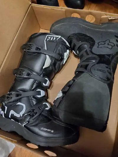 Kids size 5 Fox motocross boots, View more