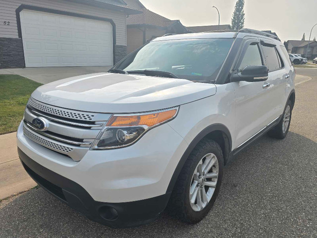 2014 Ford Explorer in Cars & Trucks in Red Deer