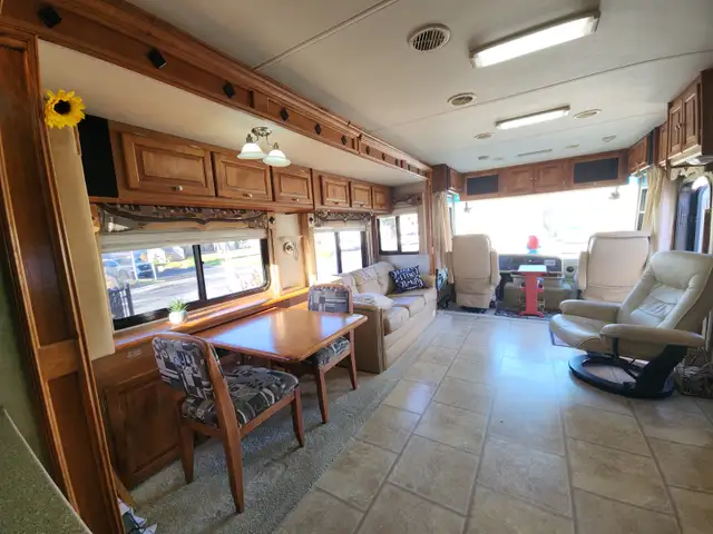 2008 Tiffin allegro bay 35 tsb in RVs & Motorhomes in Longueuil / South Shore - Image 8