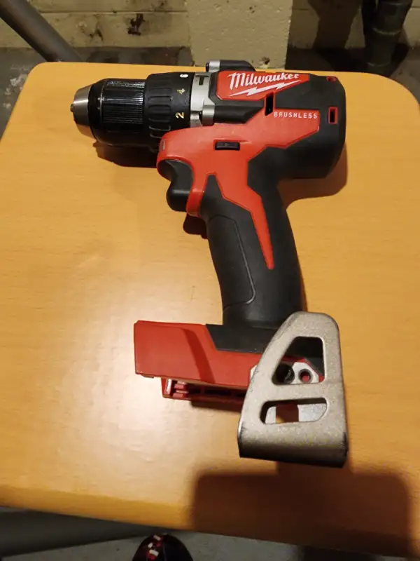 Milwaukee M18 18V Lithium-Ion Brushless Cordless 1/2" Drill Gun in Power Tools in Windsor Region - Image 2