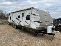 2013 Coachmen Catalina Deluxe 30BHS