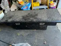 Delta truck tool box