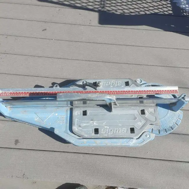 Sigma tile cutter in Other in Edmonton - Image 2