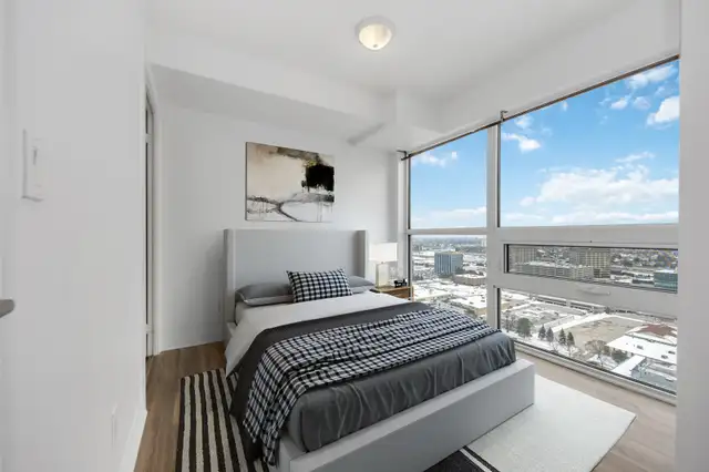 FOR SALE - EXECUTIVE  CONDO UNIT IN NORTH YORK  + PARKING & LO in Condos for Sale in City of Toronto - Image 8