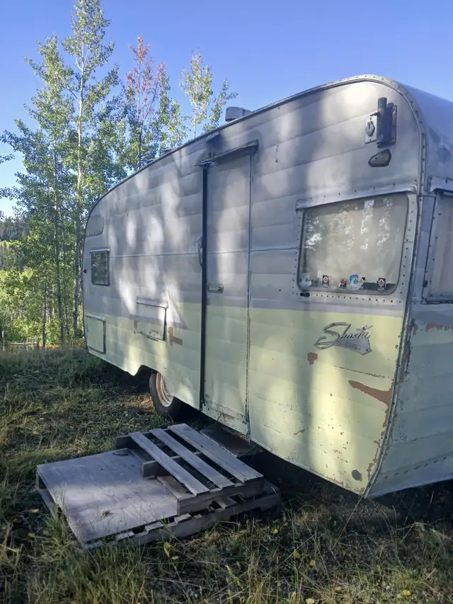 1968 SHASTA FLYER RV Trailer in Travel Trailers & Campers in Kamloops - Image 4