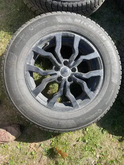 Michelin X-Ice Snow SUV on Audi Rims 235/65/R17 XL 108T Used for 2 winters (2023/2024) Remaining tre...