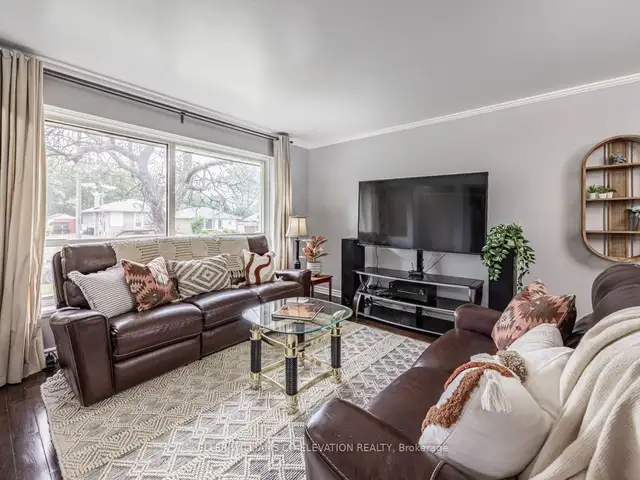 3 Bed Room House for Rent in Etobicoke