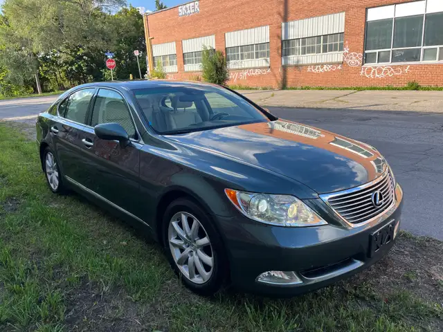 BEAUTIFUL LS 460 V8  LOW KMS!!551585251506923521