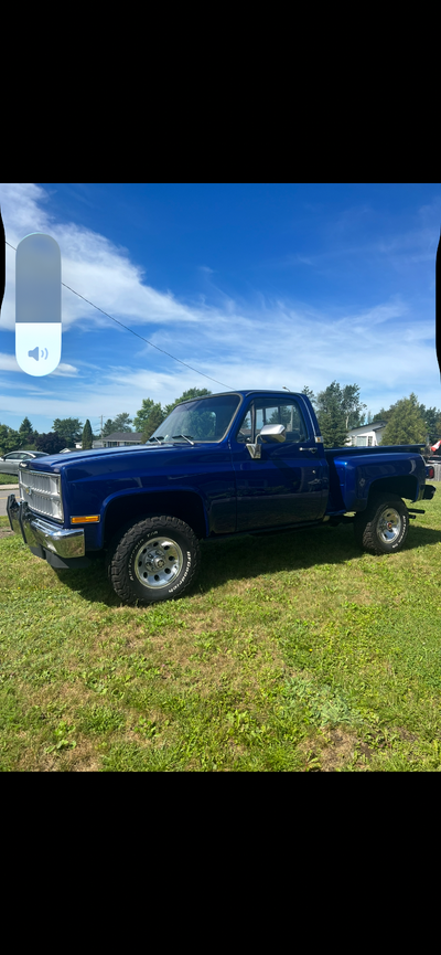 Rare classic square body Chevy step-side 4x4